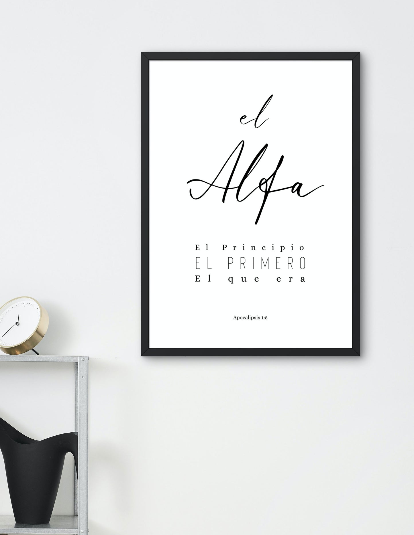 Alfa, diseño inspirado en el versículo bíblico de Apocalipsis 1:8