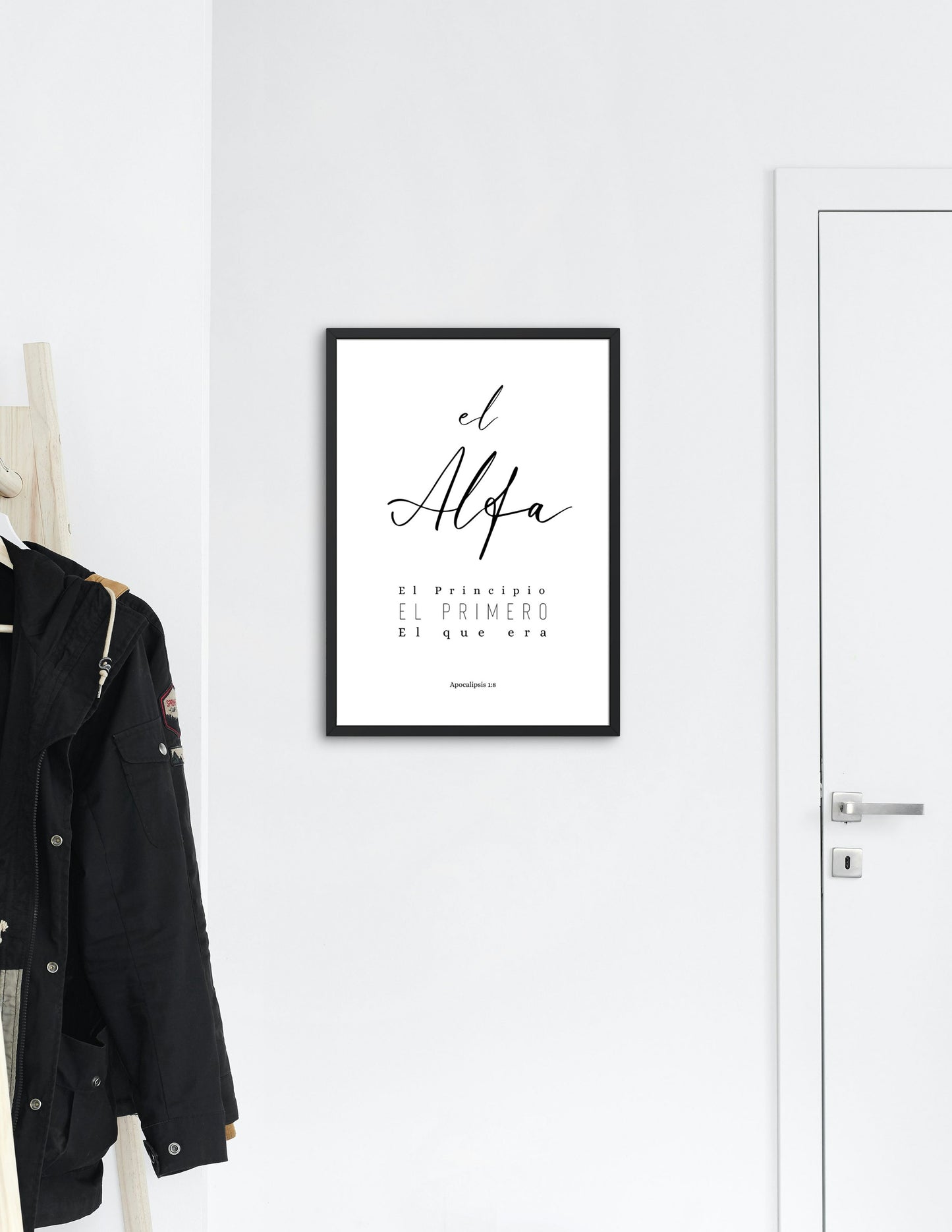 Alfa, diseño inspirado en el versículo bíblico de Apocalipsis 1:8